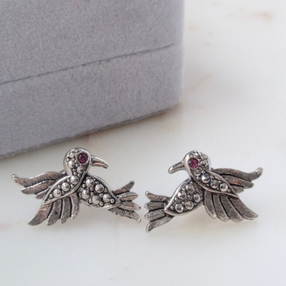 Vintage 1994 Avon Marcasite Hummingbird Stud Piereced Earrings Silver-Purple - Picture 2 of 6